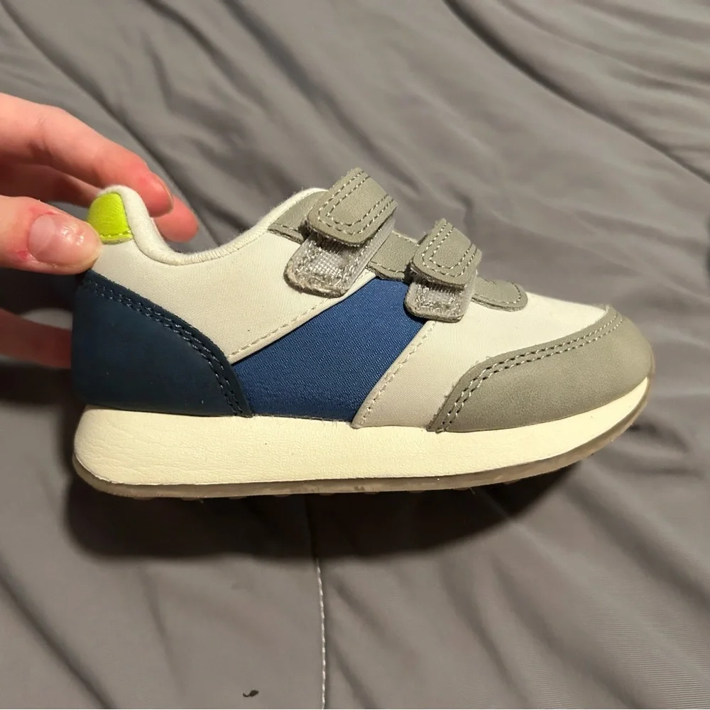 CAT & JACK KIDS SNEAKERS - Picture 2 of 7